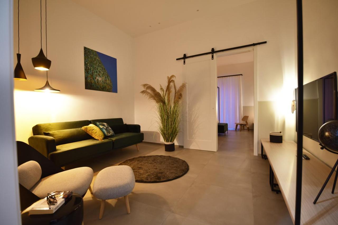 First Floor B&B Bari Bagian luar foto